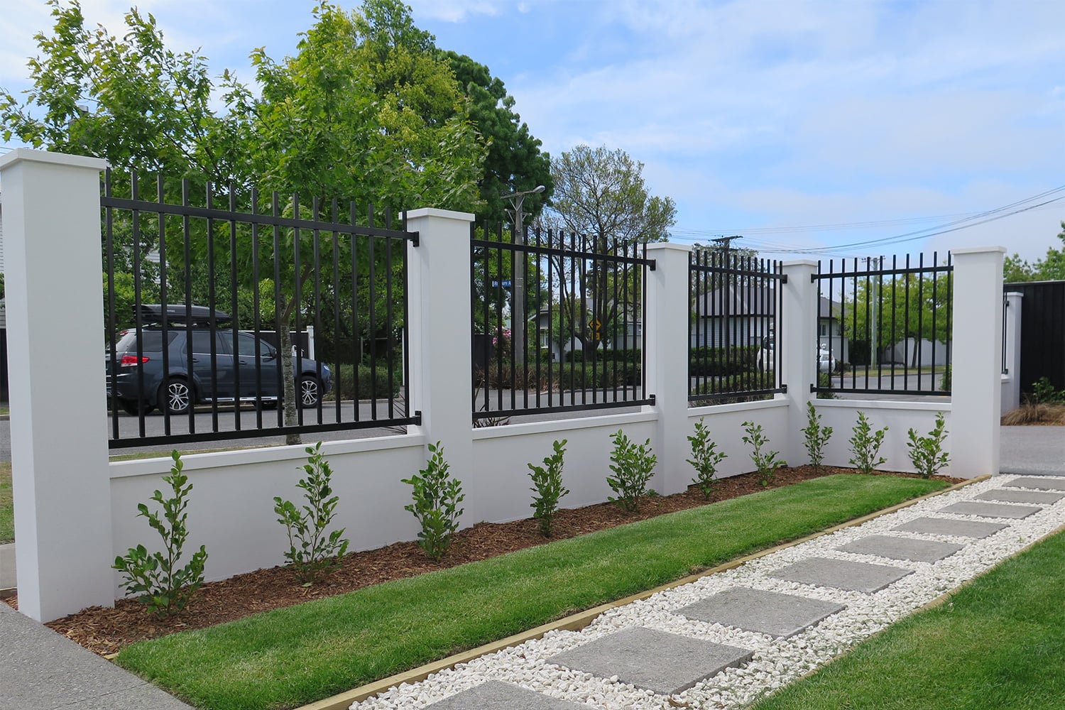 solid wall fence with aluminium inlay